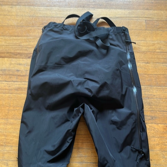 Arc’teryx ALPHA SV BIB men’s gortex shell pants black size large - Picture 7 of 13